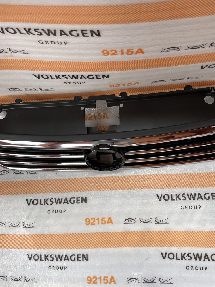 Grila radiator Volkswagen Passat B8 Facelift, 3G0853653K