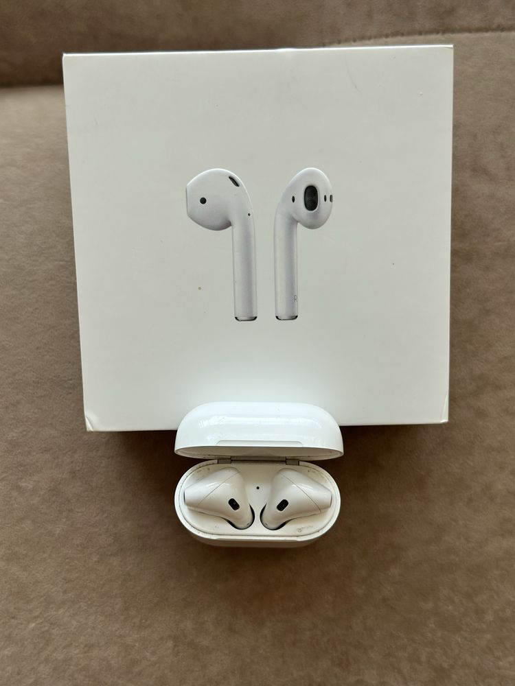 AirPods 2 Wired Charging Case