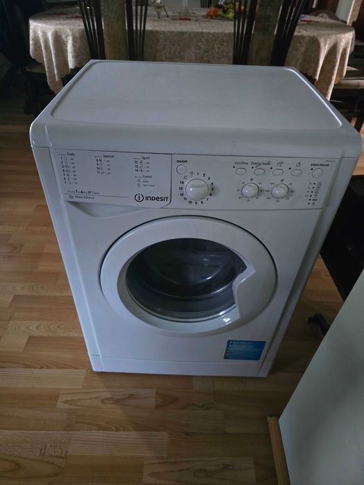 Пералня Индезит 61251 еко.