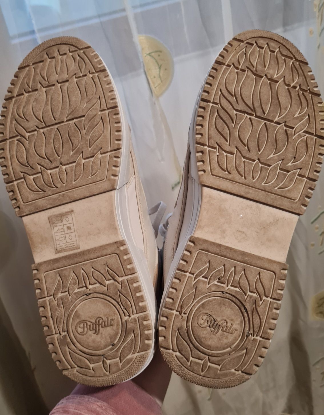 Adidasi buffalo 39
