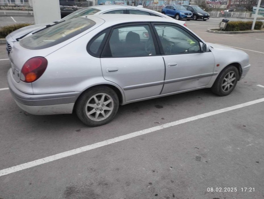 Тойота Корола на части