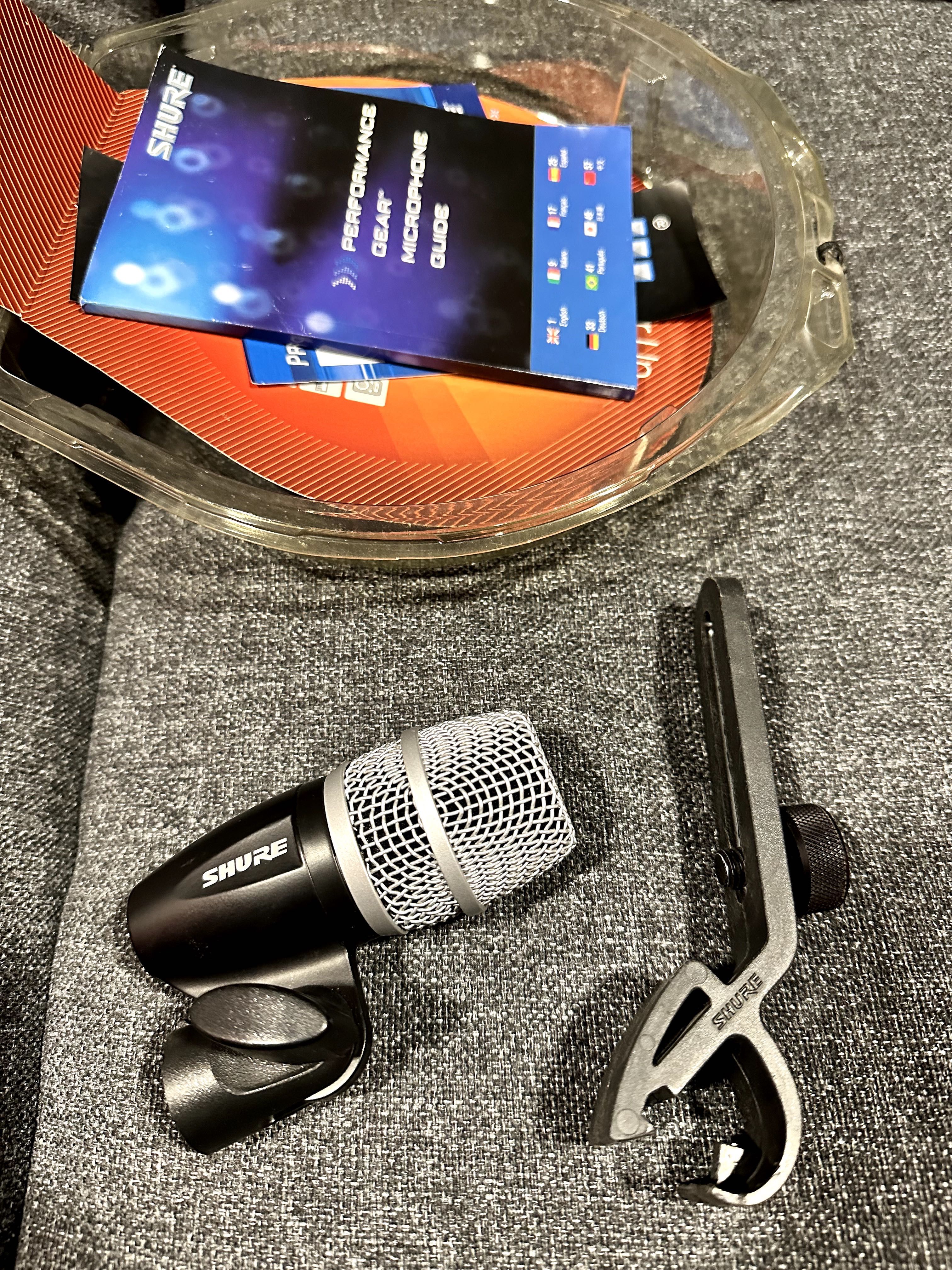 Shure PG56 - Микрофон за Том и Соло барабан
