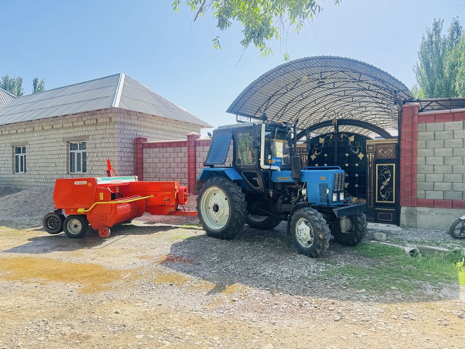 Трактор пресподборчикпен бірге 100% жұмысқа дайын прес полшадан келген