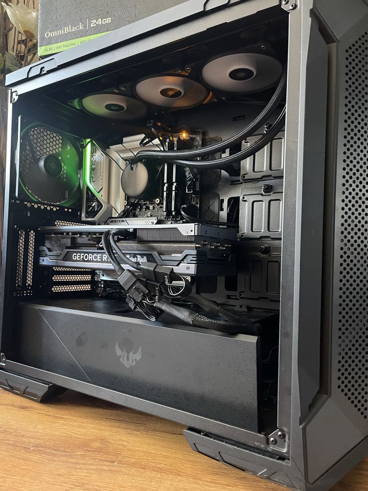 Мощен компютър/ I9 13900K/64GB/Водно/RTX 4090 24GB/2TB SSD/4TB HDD