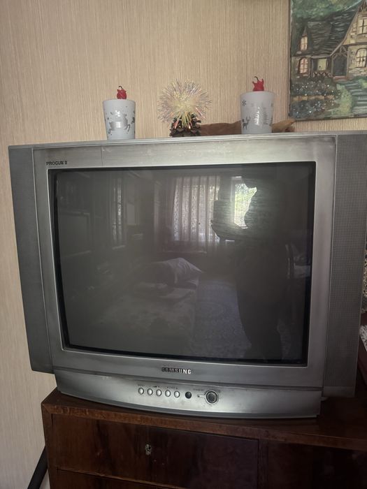 Продам телевизор