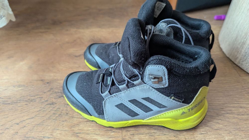 Детски обувки adidas 31.5