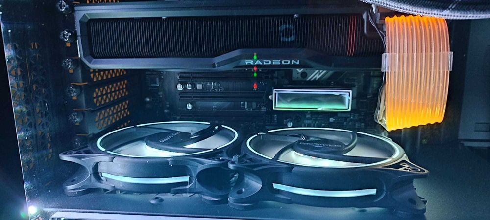 Placă Video Sapphire RX 7800 XT MBA 16GB GDDR6 – stare excelentă