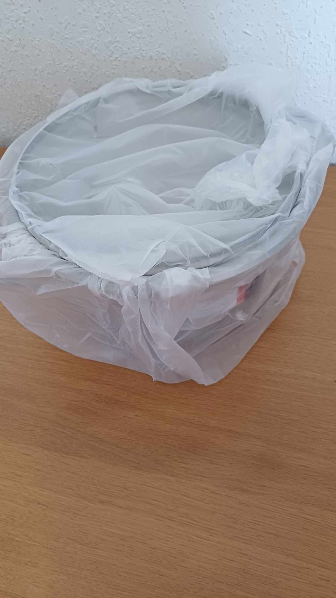 Чисто нова тенджера 8л