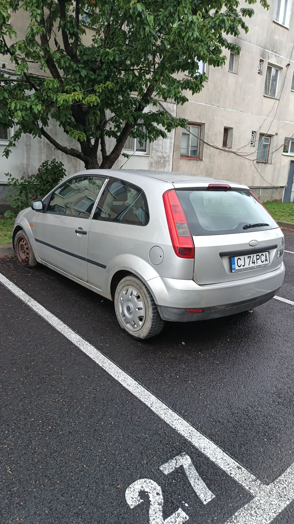 Vând Ford Fiesta