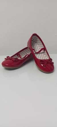 Pantofi rosii, nr 26-27