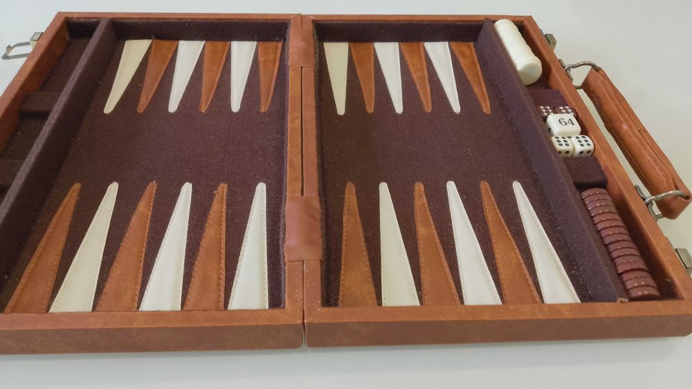 Joc table/ Backgammon in servieta eleganta, tip Diplomat