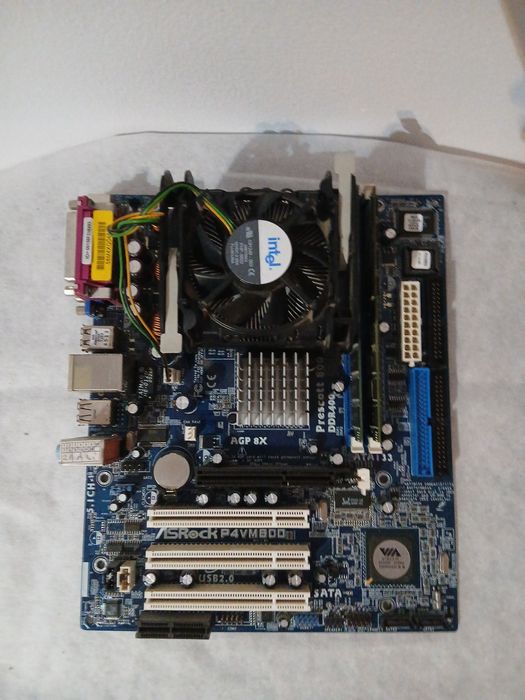 Placă de bază ASRock P4VM800