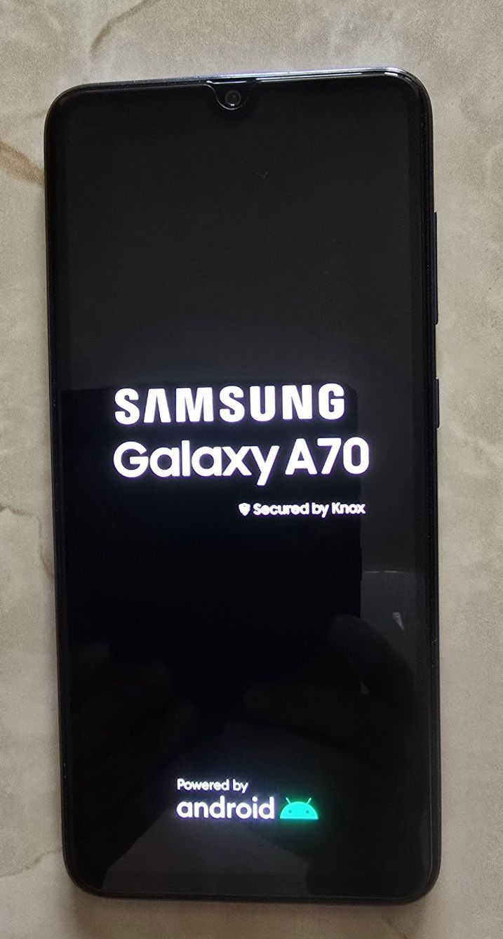 Смартфон Samsung Galaxy A70