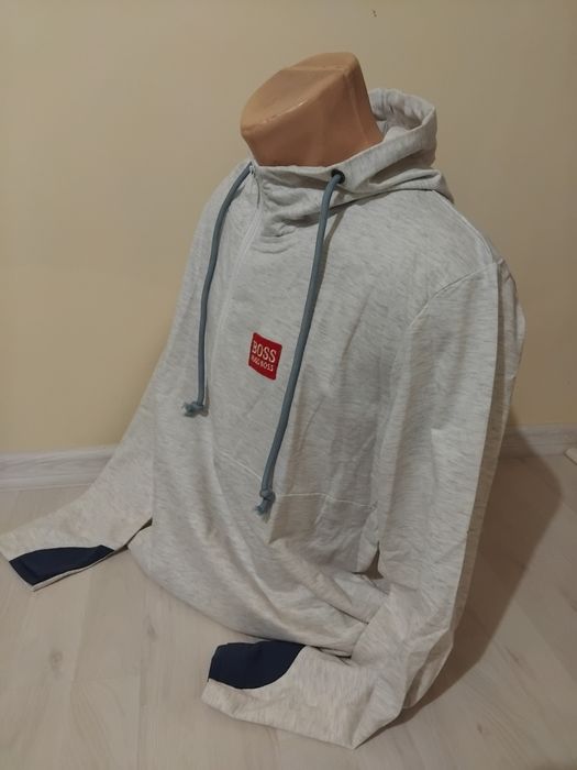 Bluzon bărbați Hugo Boss nou.