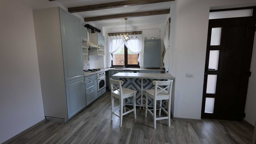 Apartament duplex în vilă nouă, parcare, zona Cetățuia