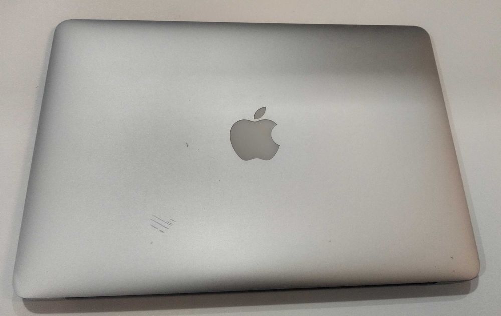 Vand laptop A1466 I5 2015 8GB SSD 128GB