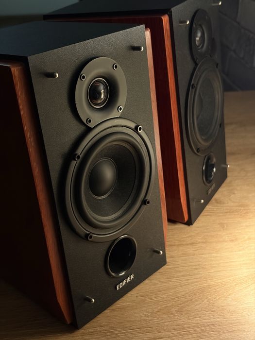 Edifier R1700BT Active speaker