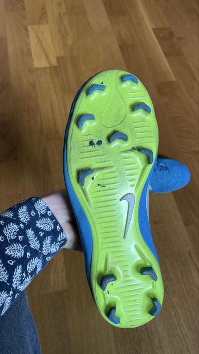 Crampoane Nike mar 37,5