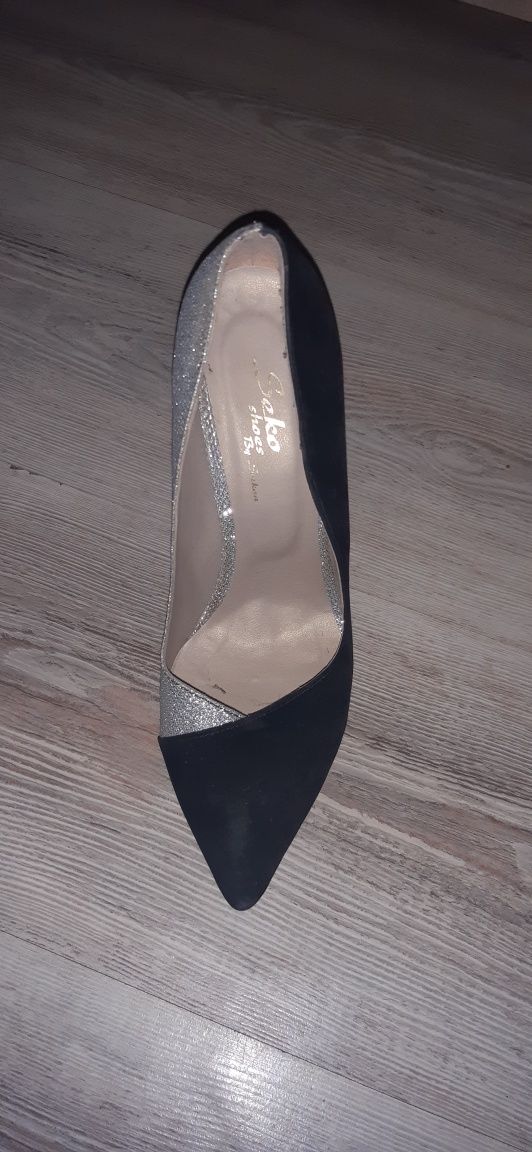 Pantofi stiletto nr 39