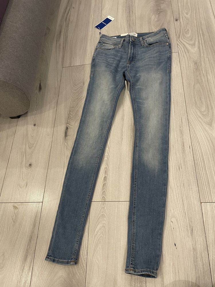 Blugi Jack&Jones albastru 29/34 noi