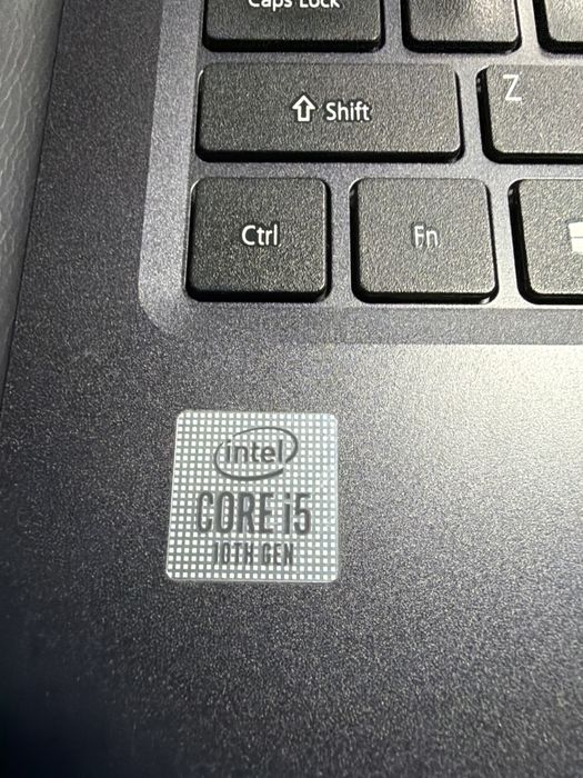 Laptop Acer i5 10gen 8g 256g nvme 15.6 FullHD
