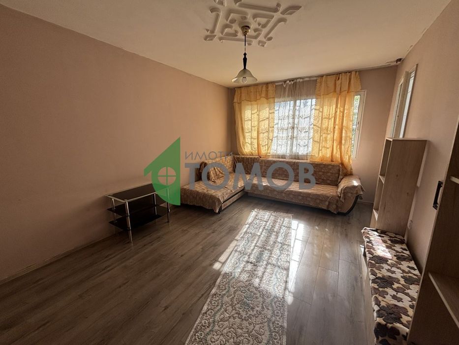 Обзаведен двустаен апартамент в кв. Три Чучура-север