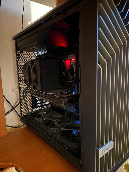 Ryzen 9 9900X,RTX 5070 Ti,GIGABYTE X870E,32GB,Seasonic 1200W-Garantie