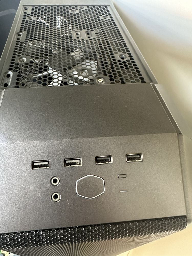 Геймърски компютър! Ryzen 7 5800x 32ran 2tb ssd