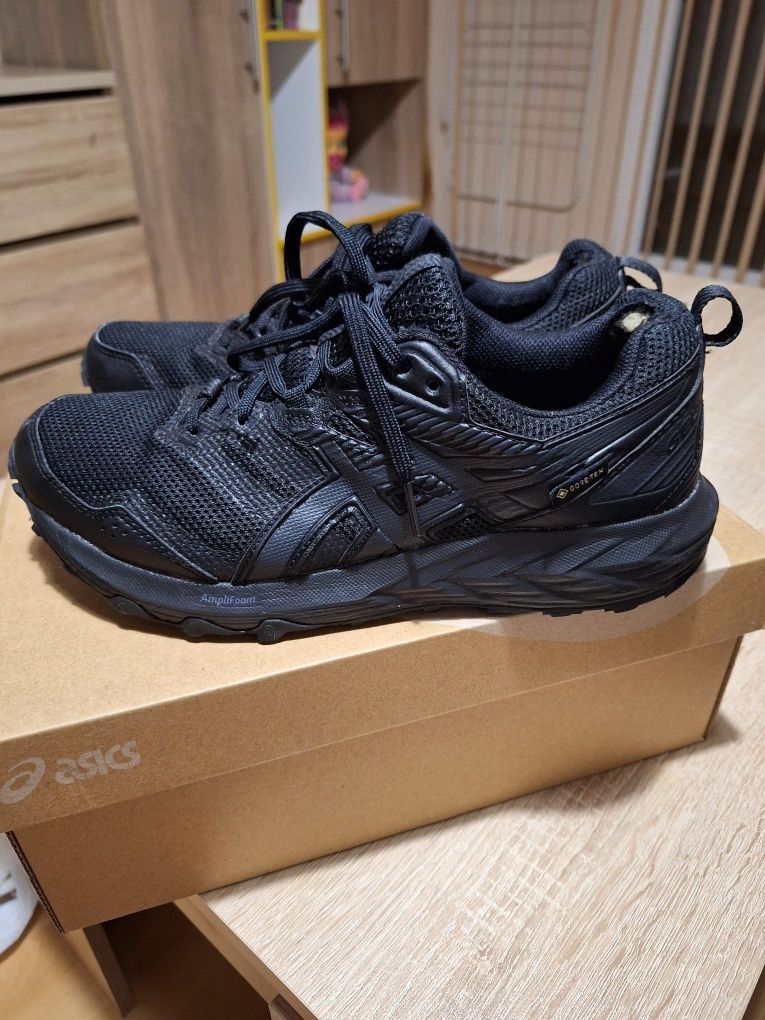 Дамски маратонки ASICS