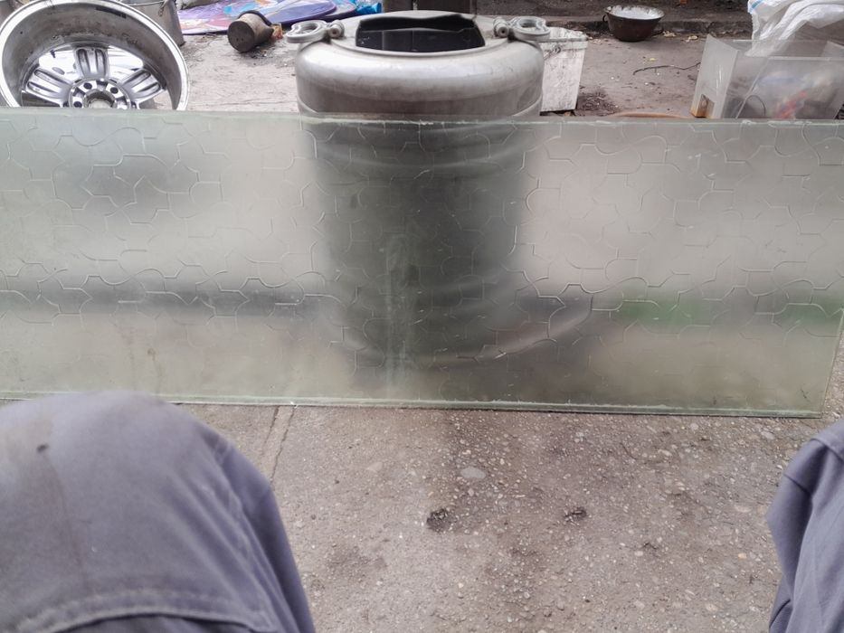 Picioare masă,geamuri sticlă