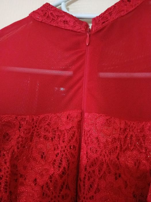 Официална червена рокля нова с етикет