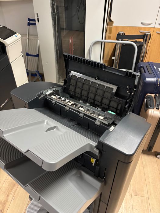 Finisher Konica Minolta sd-511 stapler stitcher