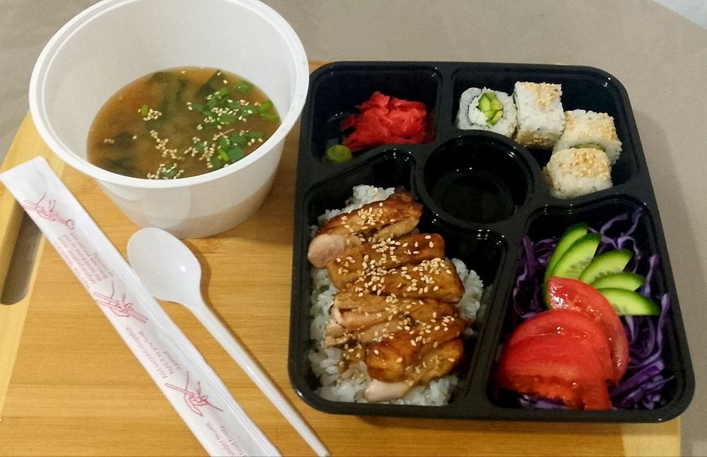 Доставка бизнес ланчи японские