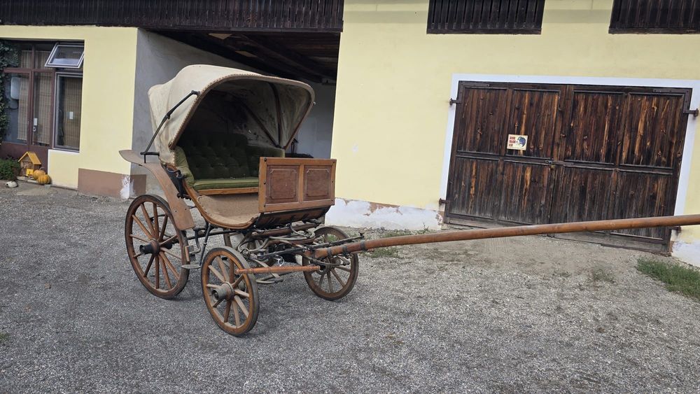 Trăsură ,căruță ,șareta pentru 2 caii