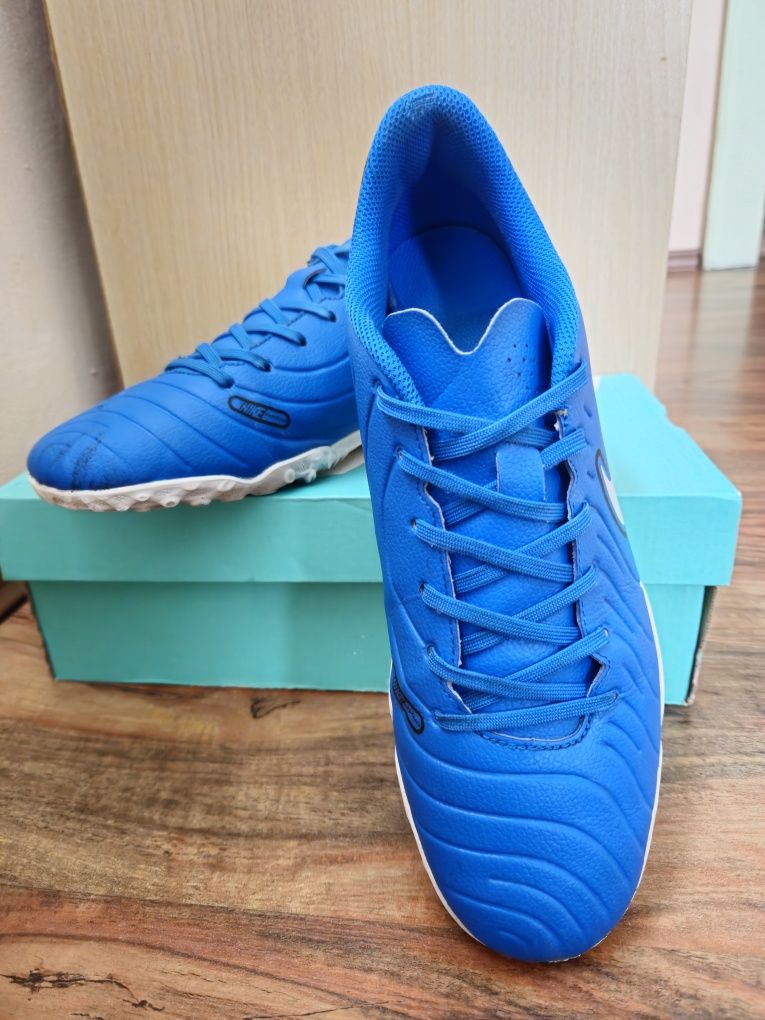 Стоножки Nike Tiempo Legend 10 Club TF