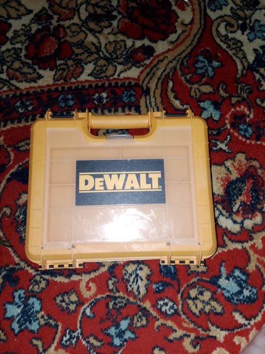 Шуруповёрт продам