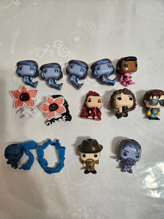 Фигурки kinder joy strager things