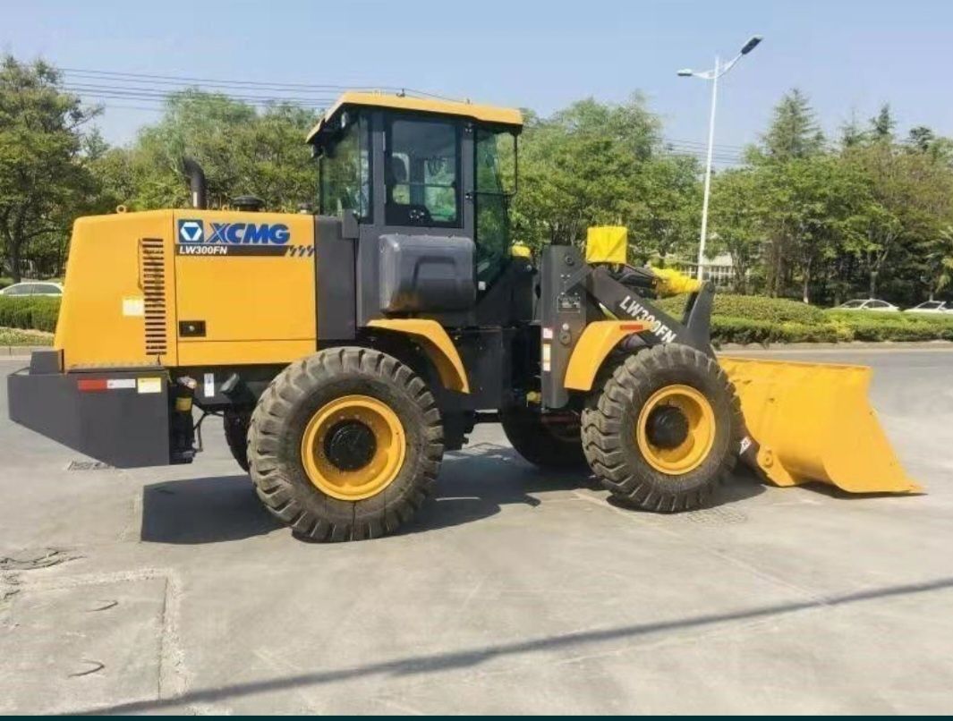 Pagruzchik xcmg 1.8 
yili 2023 sentyabr 1400 soat ishl