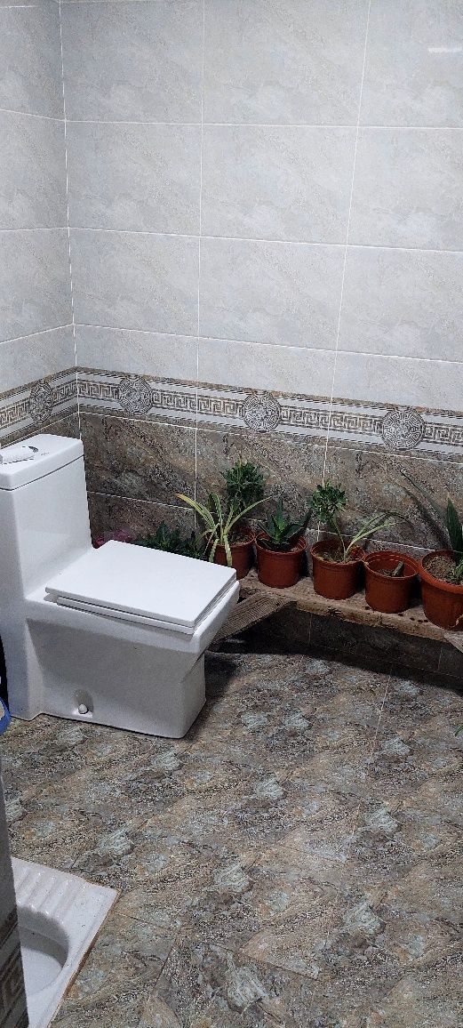 7 hona 6 sotok uchastka sotiladi