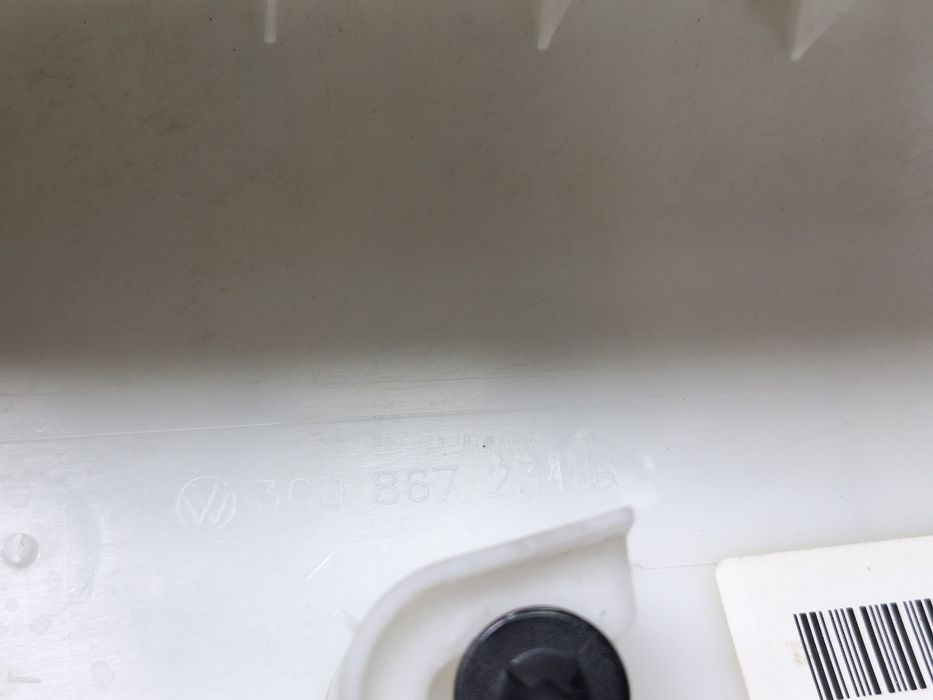 Ornament parbriz dreapta VOLKSWAGEN PASSAT Variant 3C5 2005 - 2011 TDI