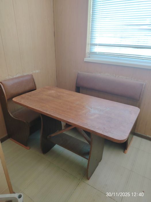 Кухонный диван стол