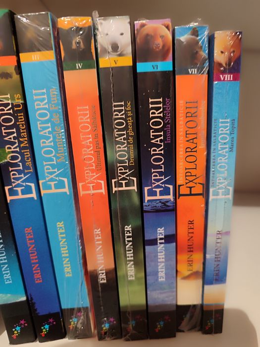 Set Exploratorii de Erin Hunter 8 volume