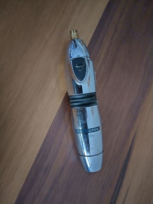 Машинка за подстригване на косми в носа и ушите ( тример )