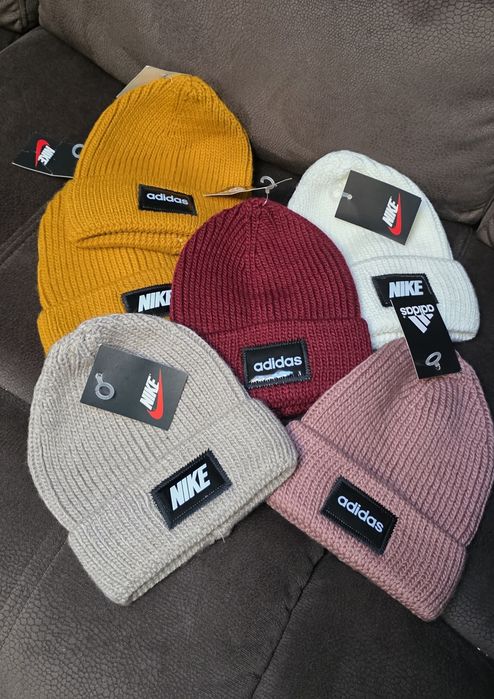 Căciuli mărime universală noi