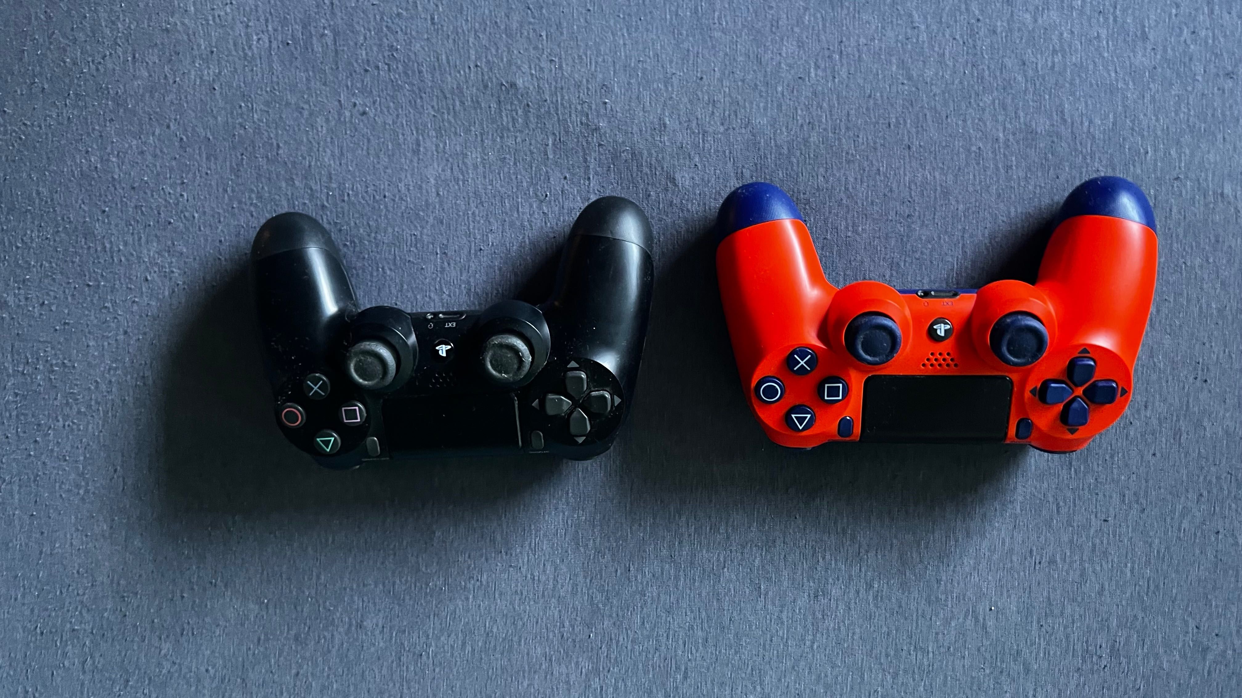 Playstation 4 pro 2 контролера 3 игри
