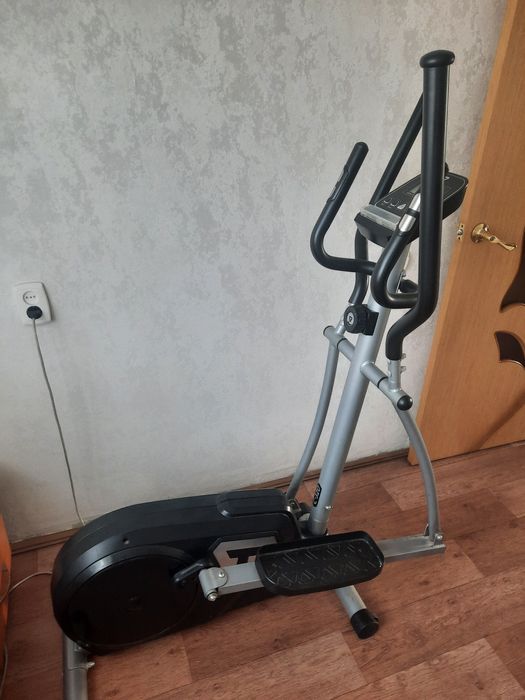 Велотренажёр спортивный