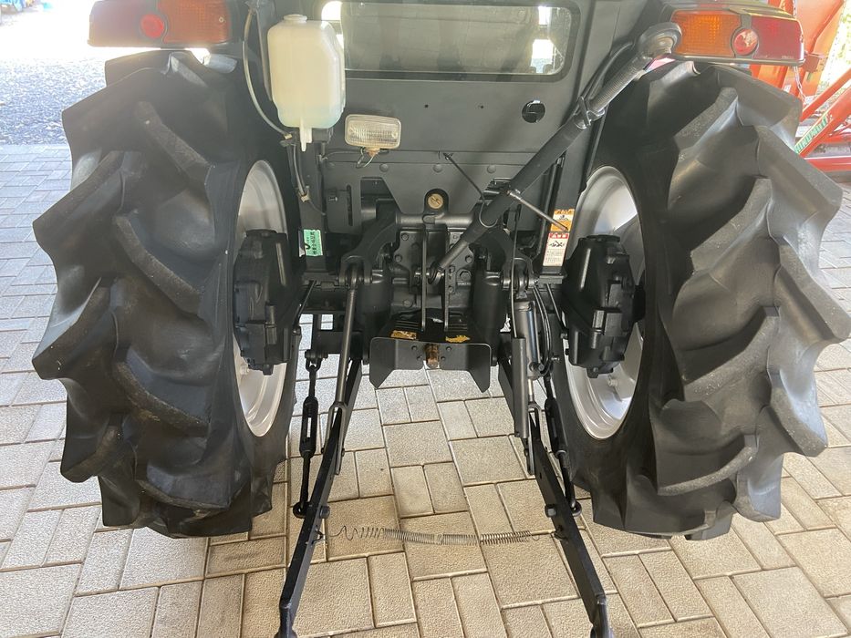 Tractor japonez Yanmar EF330, 4x4, 33cp, cabina