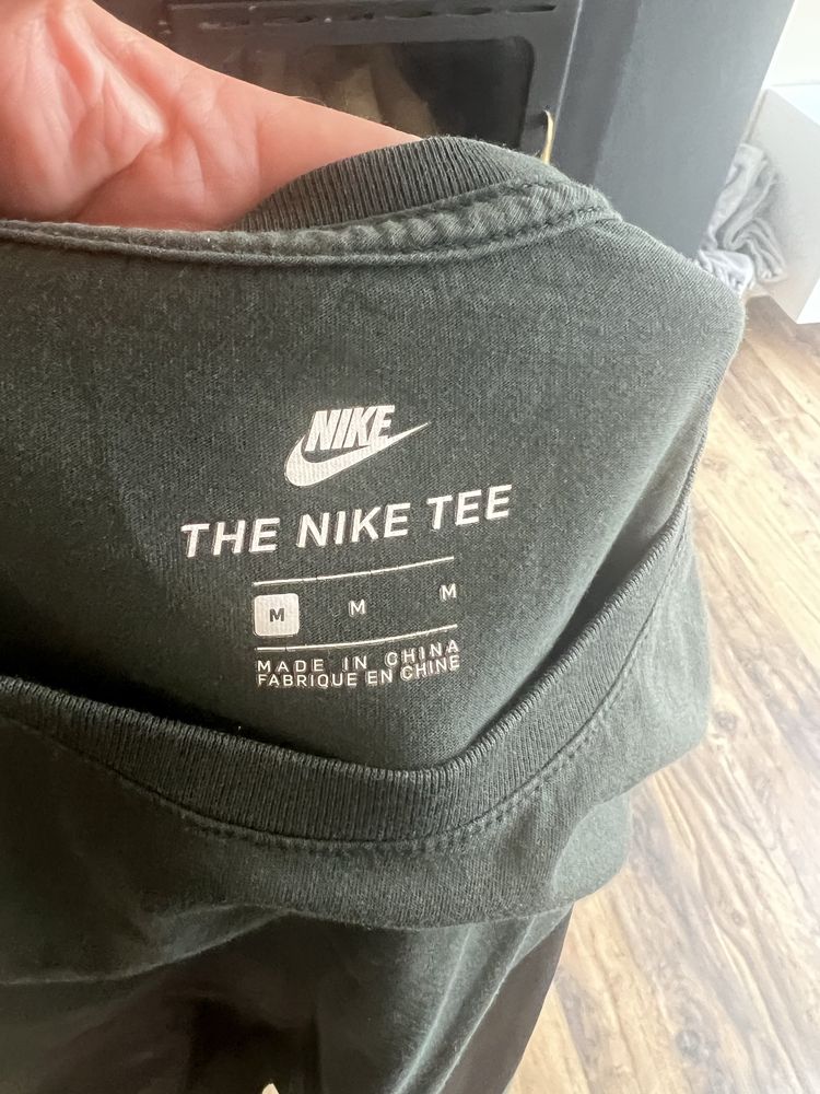 Nike Tee size M NWS