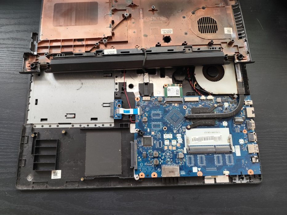Dezmembrez laptop Lenovo Ideapad