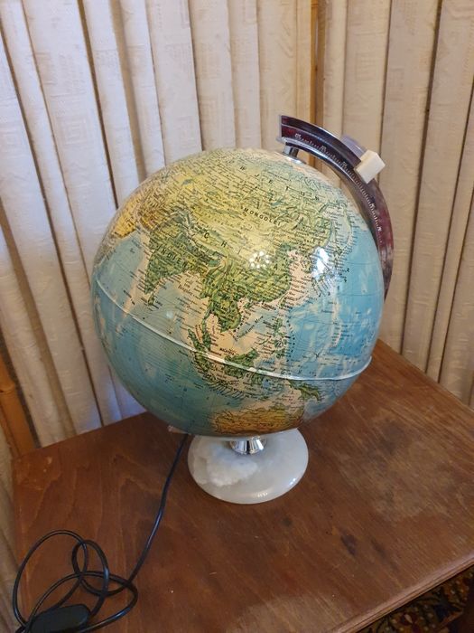 Vând glob pământesc